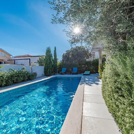 Appartement After Mit Pool In Mandre, Pag *