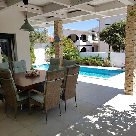 Appartement After Mit Pool In Mandre, Pag