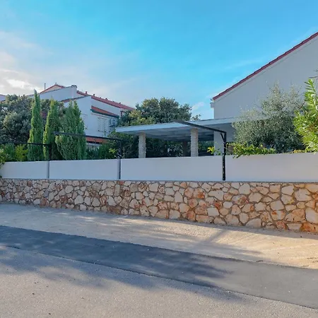 After Mit Pool In Mandre, Pag Appartement